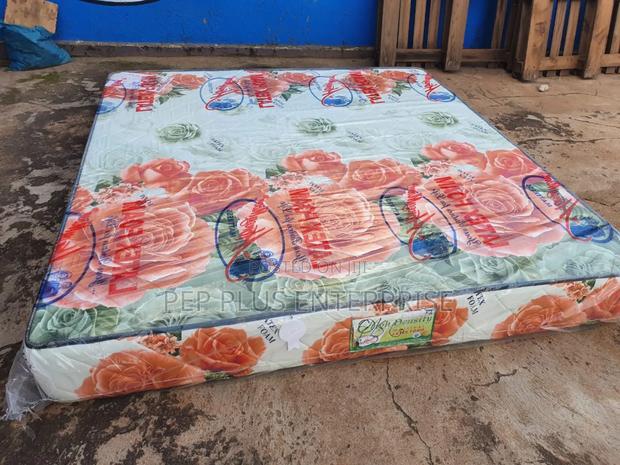 Latex Foam 9 Inches High Density Queen Size Mattress · Photo 1