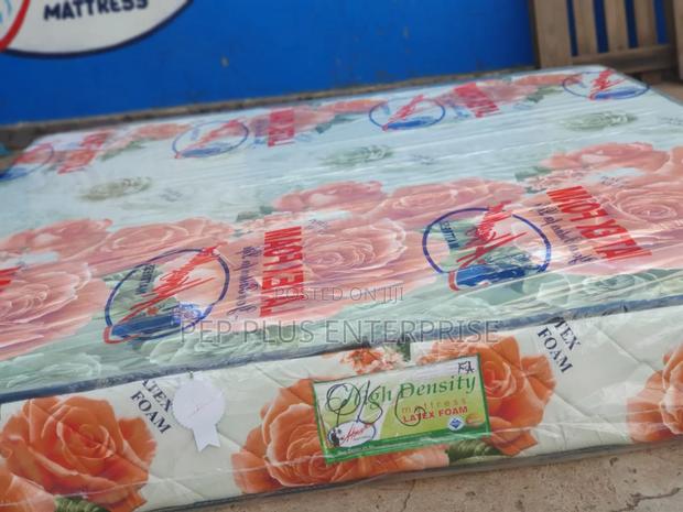 Latex Foam 9 Inches High Density Queen Size Mattress · Photo 2