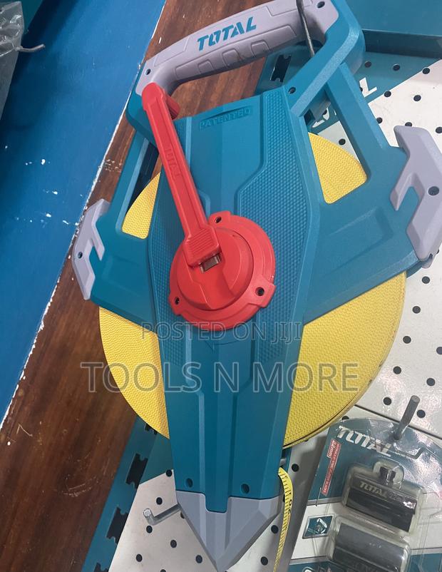 Total Fiberglass Measuring Tape 50m · Photo 4
