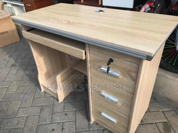 Office Table · Photo 2