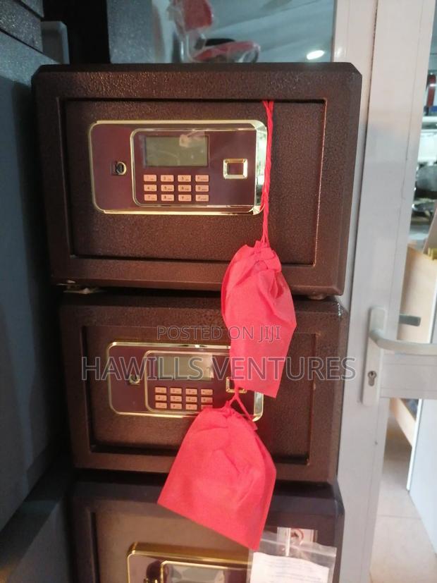 Fireproof Money Safe · Photo 3