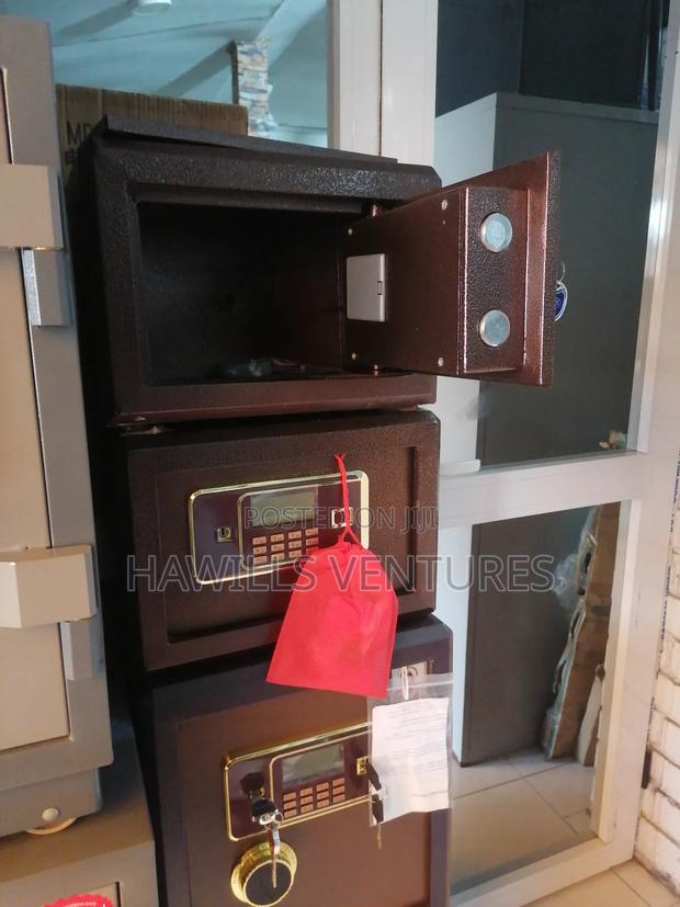 Fireproof Money Safe · Photo 2