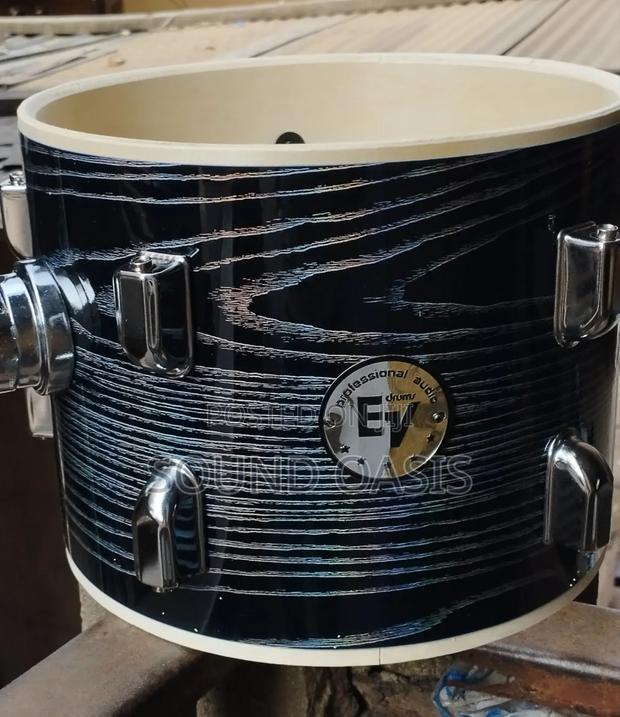 Electro-Voice 5-Piece Drumset (Silver Black Ash Colour) · Photo 2