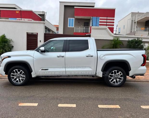 Toyota Tundra 1794 Edition CrewMax 6.5' Bed 2024 White · Photo 2