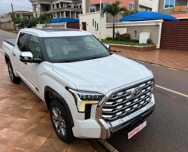Toyota Tundra 1794 Edition CrewMax 6.5' Bed 2024 White · Photo 3