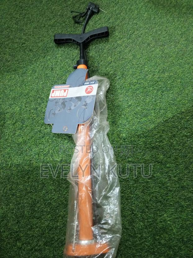 Original Football Pump · Photo 3