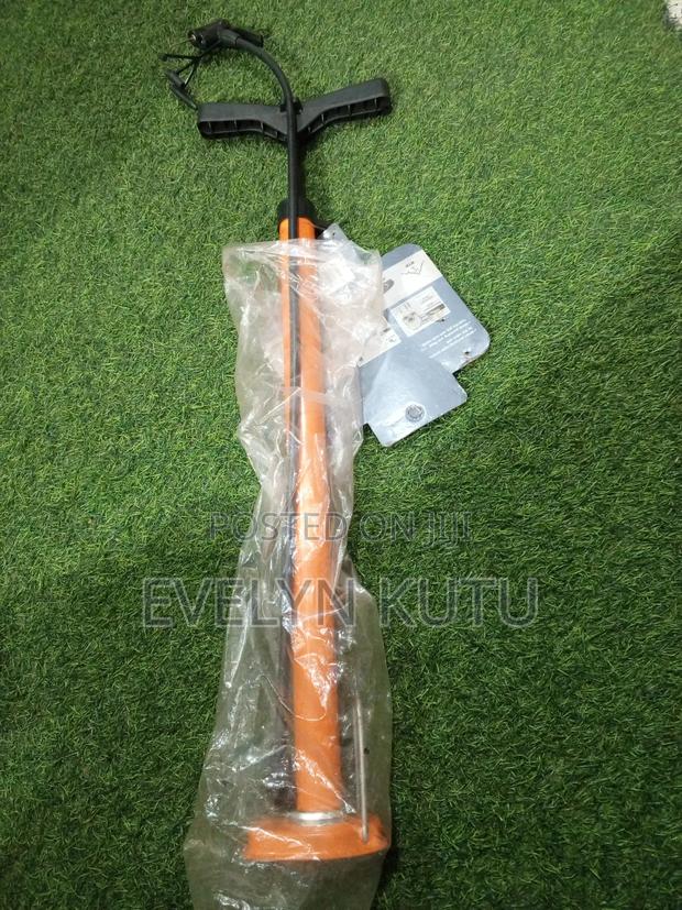Original Football Pump · Photo 4