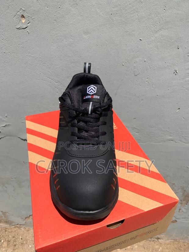 Sneaker Safety Boots