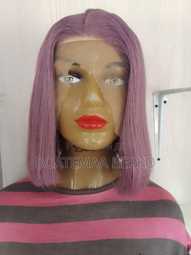 Purple Coloured Full Frontal Lace Wig · Photo 3