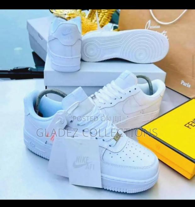 Airforce 1 White/Black · Photo 4