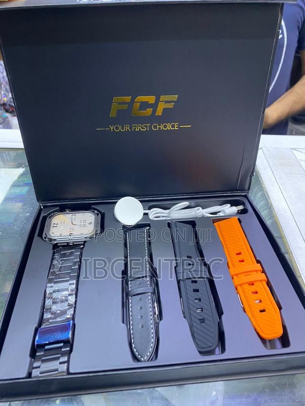 FCF Smart Watch With 5 Straps