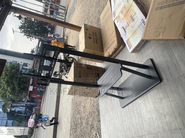 (Wholesale) Large Mobile Trolley Stand 60-85inch · Photo 2