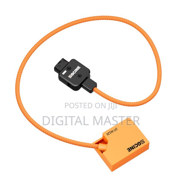 D-Tap to W126 (Fujifilm) Dummy Battery Cable · Photo 3