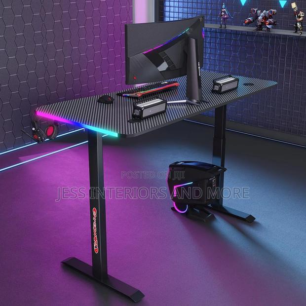 Electric Adjustable Gaming Table · Photo 3