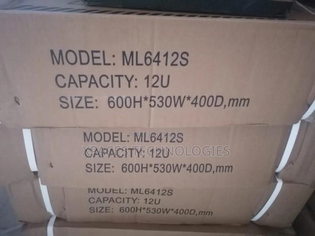 12u Rack Wall Mounted With 1 Fan · Photo 4
