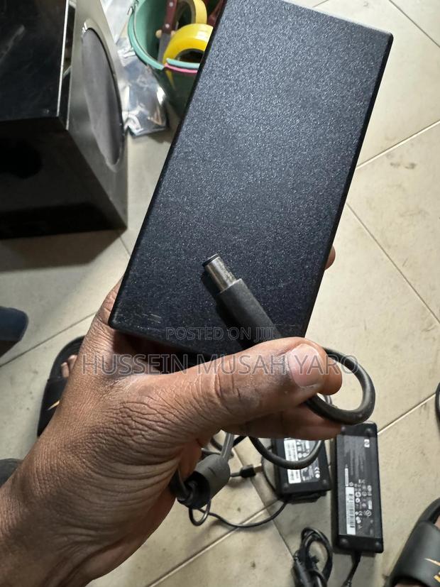 Gaming Charger Dell Big Pin 180 Watts · Photo 4