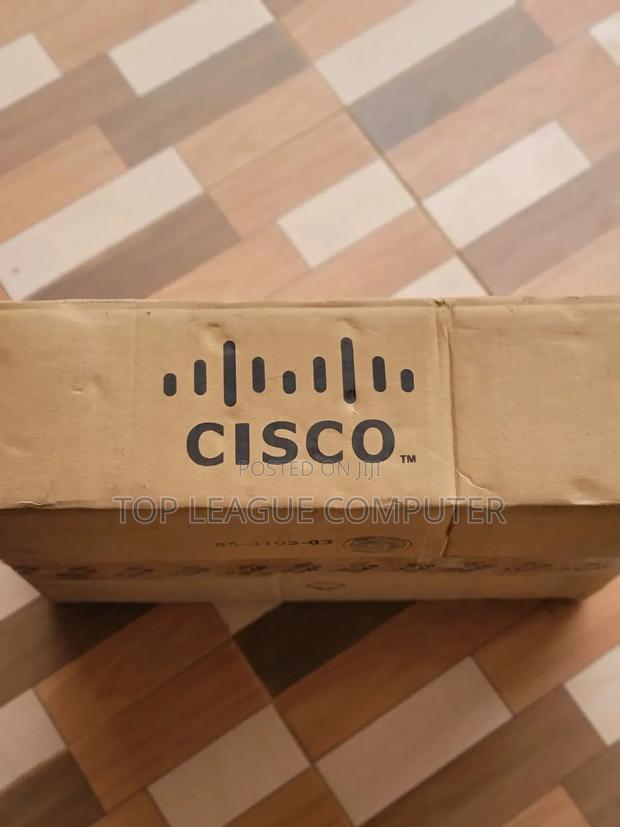 Brand New Cisco WS-C2960-24TC-L photo 2