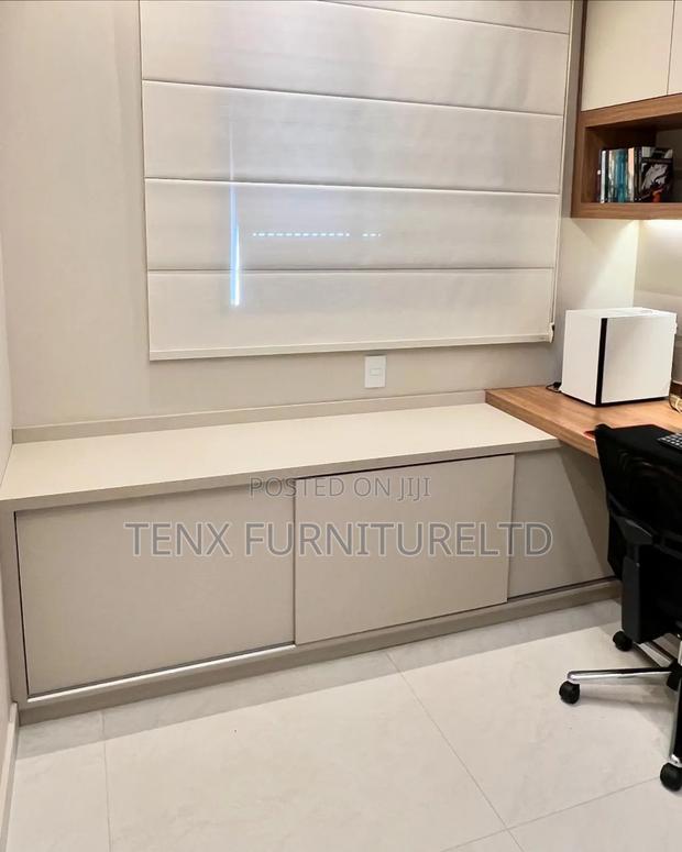 Office Desk (Uplift) · Photo 2