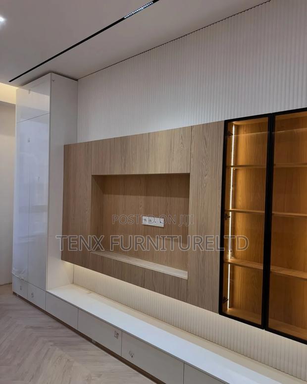 Tv Unit With Built Inn (Tv Space) · Photo 2