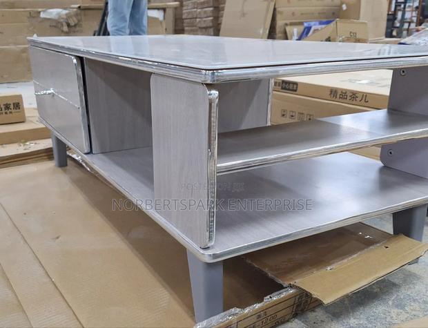 Center Table · Photo 3