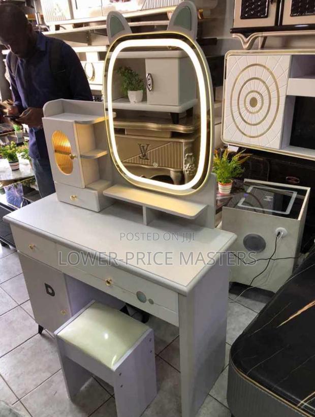 Dressing Mirror · Photo 2