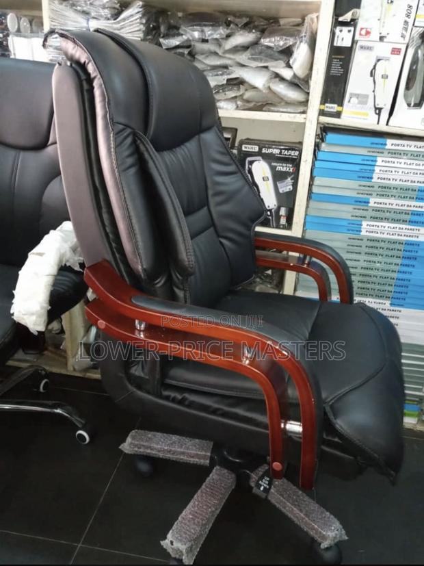 Executive Office Chair · Photo 2