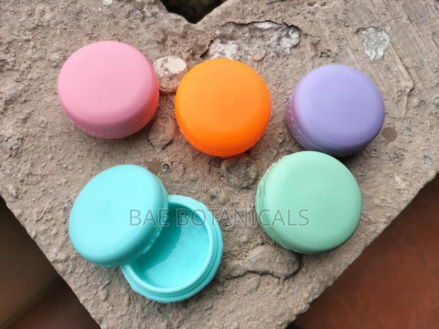 Macaron Shaped Lip Balm/Scrub Jars 10grams · Photo 2