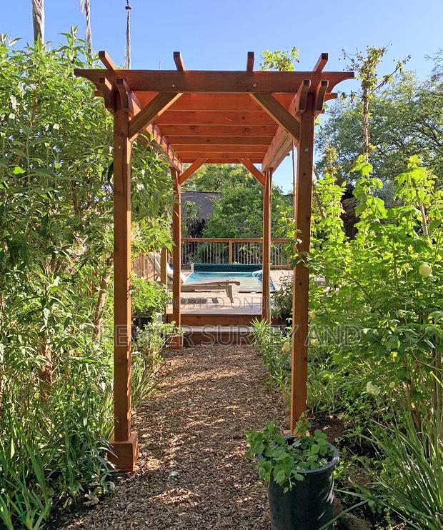 Stunning Pergola · Photo 3
