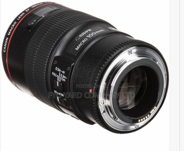 High Quality Canon EF 100mm F/2.8l USM Macro Lens · Photo 2
