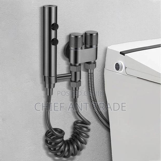 Black Bidet Pressure Spray. · Photo 3