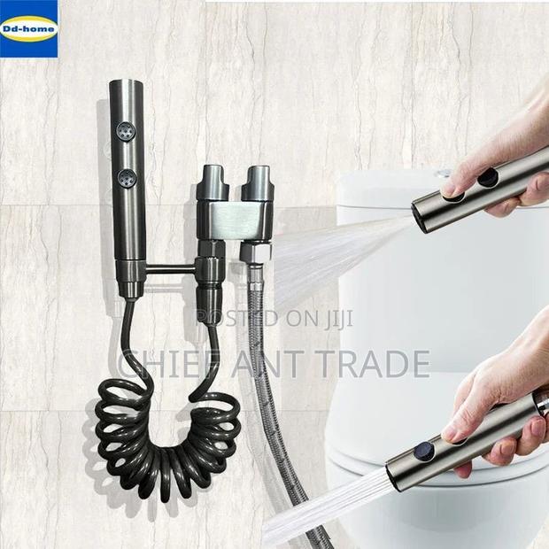 Black Bidet Pressure Spray. · Photo 4