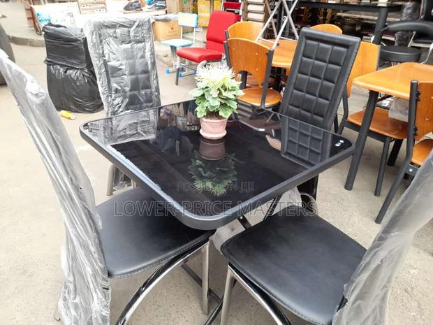Classic 4 Chair Dining / Waiting Table Set · Photo 1