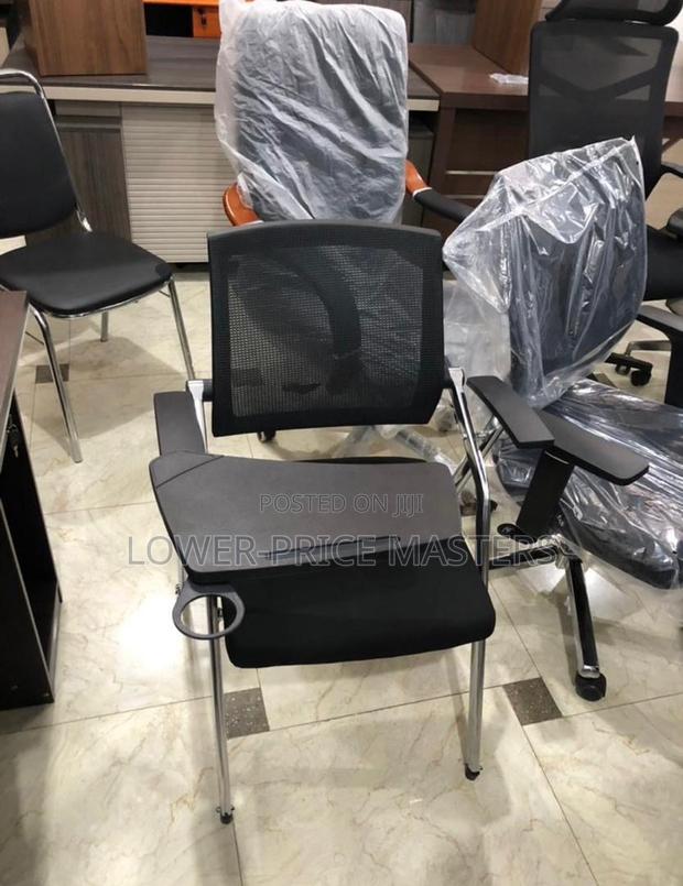 Chair With Writing Desk Complete · Photo 1