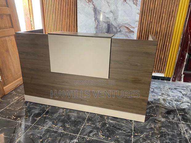 Receptionist Table · Photo 1