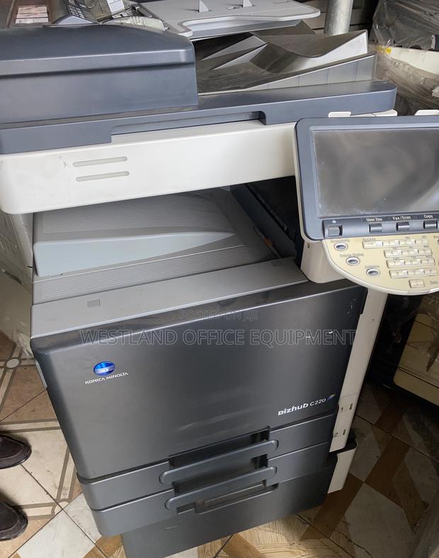 Konica Minolta Bizhub C220 photo 2
