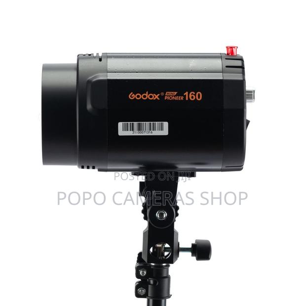 Godox Pioneer 160 Watts Mini Strobe · Photo 2