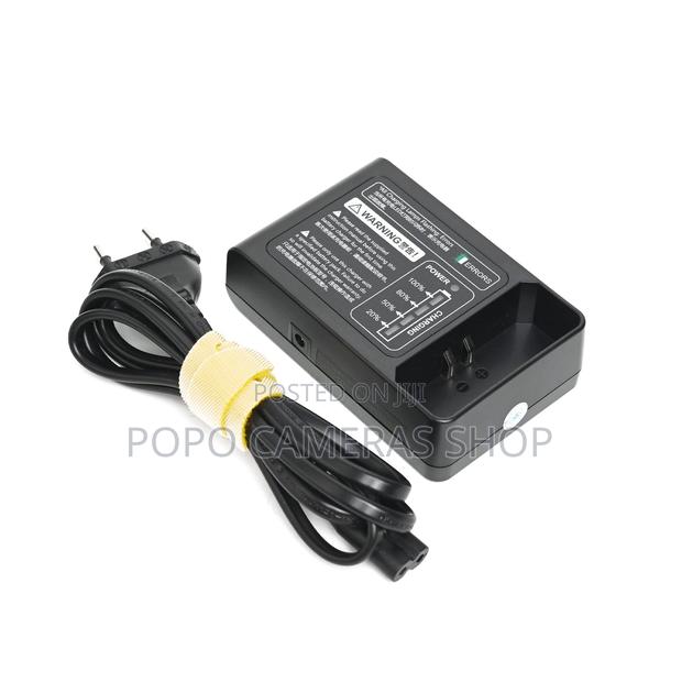Charger for Godox V850ii and V860ii Battery · Photo 2