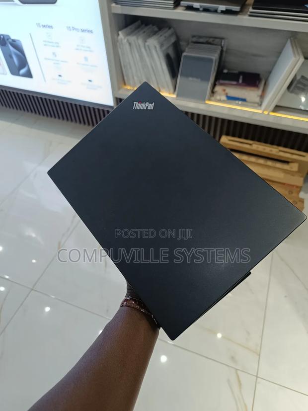 Laptop Lenovo Thinkpad T14s Gen 2 16GB Intel Core I7 SSD 512GB · Photo 3
