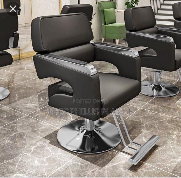 Barbershop / Barbering Chair or Saloon Chair · Photo 2