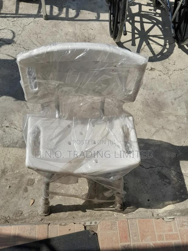 Shower Seat · Photo 2