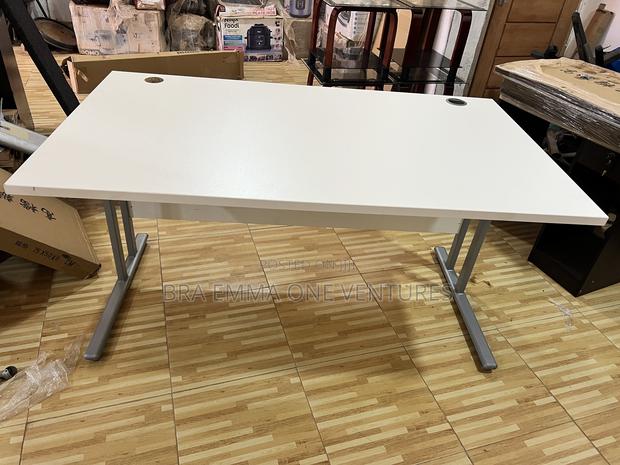Uk Used Table · Photo 2
