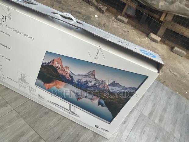 One Screen Control HP M32F” LED Full HD Freesync Monitor · Photo 3