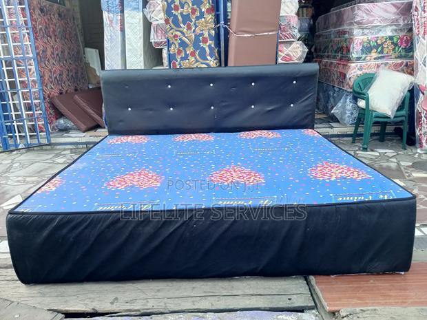 Impressive King Size Bed( Inbuilt Foam)