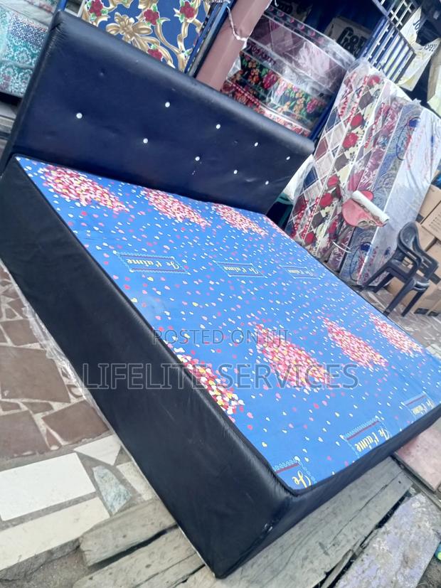 Impressive King Size Bed( Inbuilt Foam)