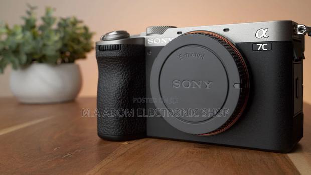 Sony A7c II Mirrorless Camera (Black) · Photo 3