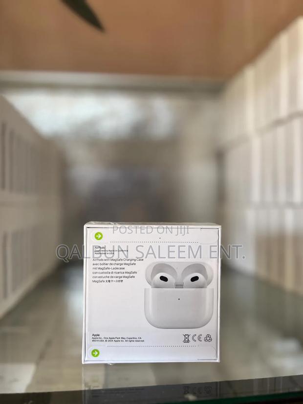 Apple Airpods 3rd Generation With Lightning Charging Case photo 2