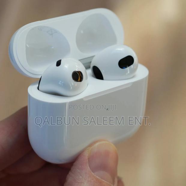 Apple Airpods 3rd Generation With Lightning Charging Case photo 3