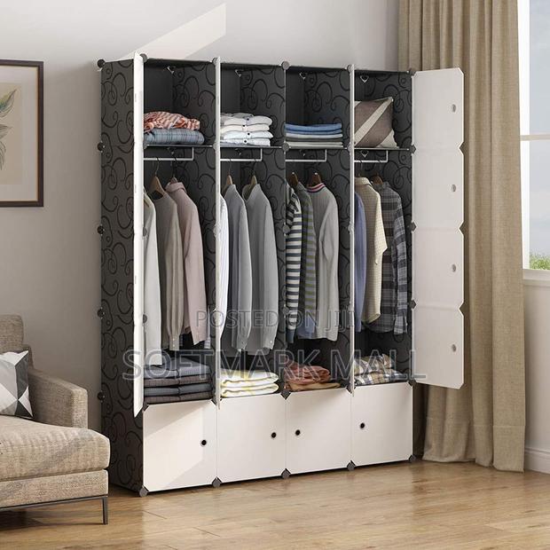 20 Cubes Plastic Wardrobe · Photo 2