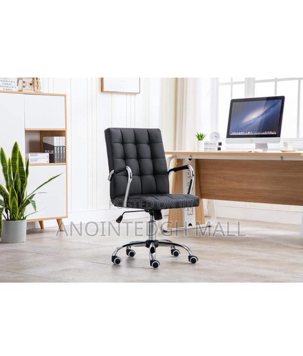 Leather Swivel Chair - Black · Photo 4