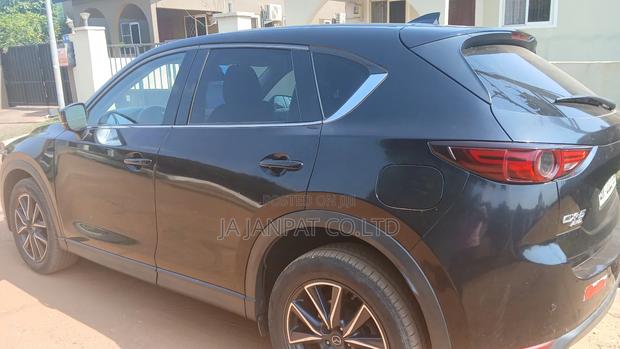 Mazda CX-5 Touring i-ACTIV AWD 2019 Black photo 5